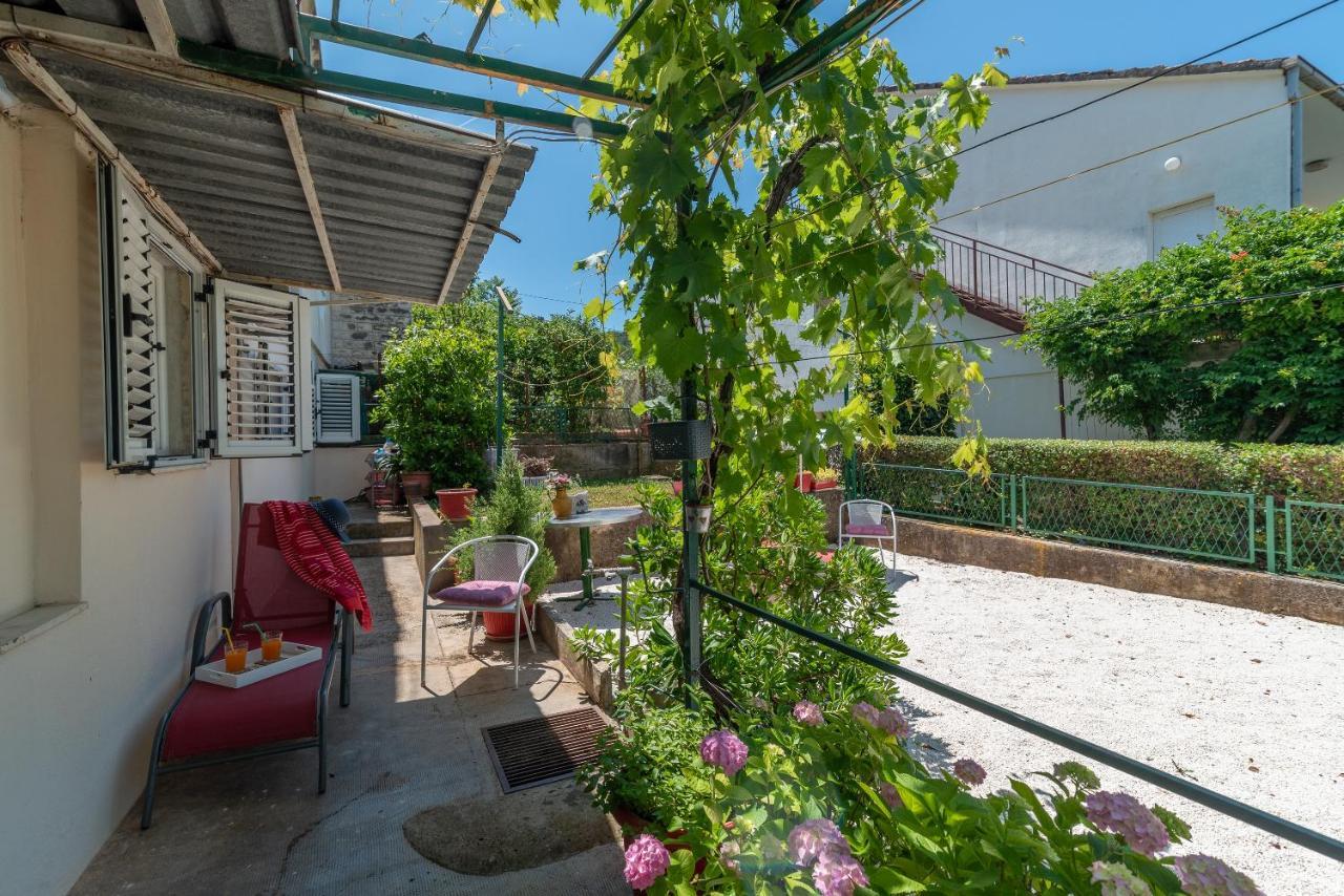 Apartment Hrabar Longo Trogir Eksteriør billede