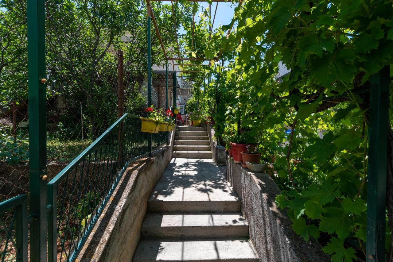 Apartment Hrabar Longo Trogir Eksteriør billede