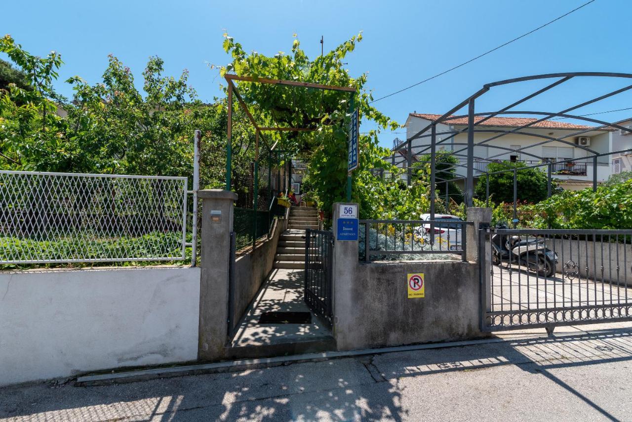 Apartment Hrabar Longo Trogir Eksteriør billede