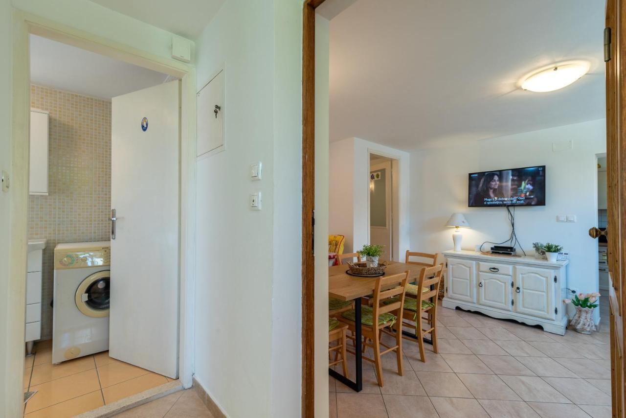 Apartment Hrabar Longo Trogir Eksteriør billede
