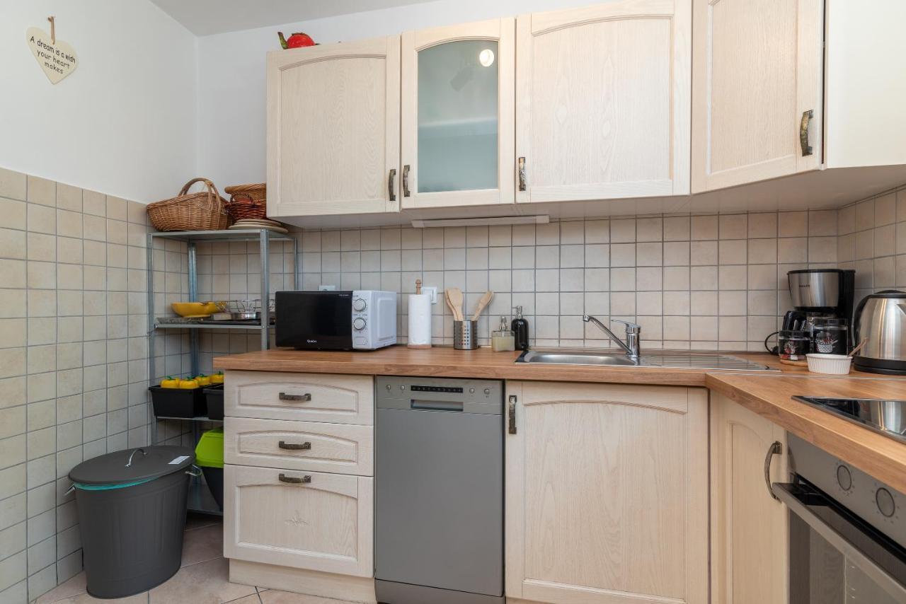 Apartment Hrabar Longo Trogir Eksteriør billede
