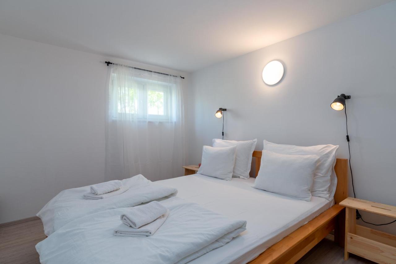 Apartment Hrabar Longo Trogir Eksteriør billede