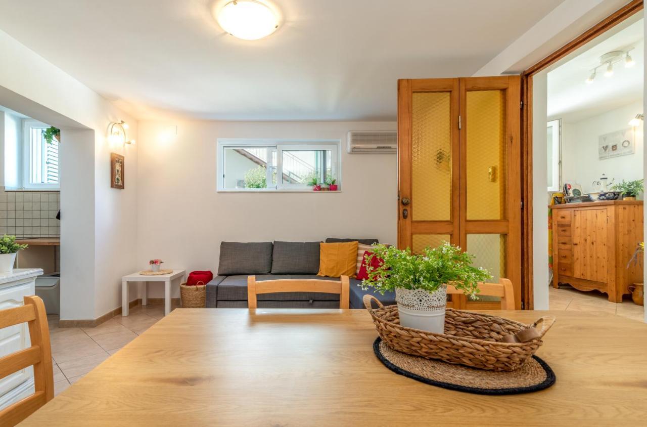 Apartment Hrabar Longo Trogir Eksteriør billede