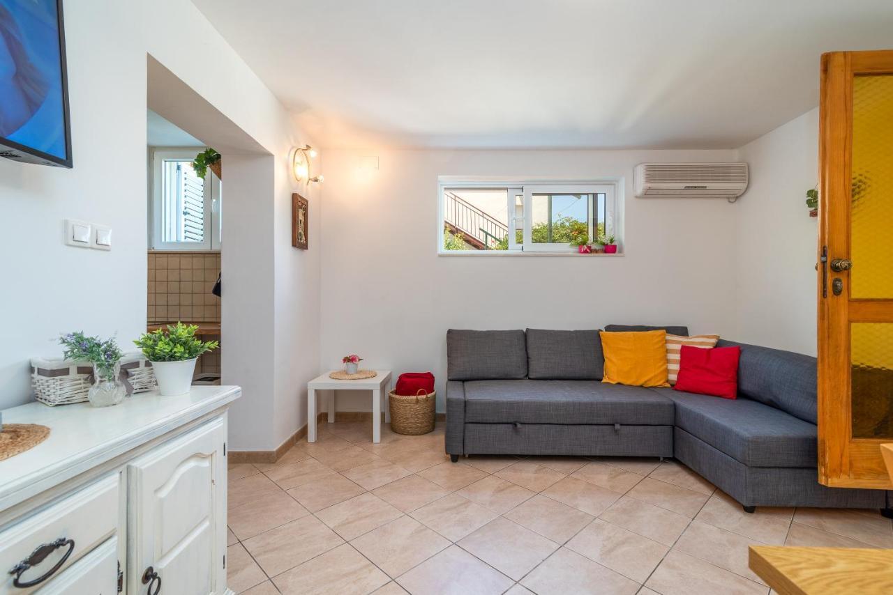 Apartment Hrabar Longo Trogir Eksteriør billede
