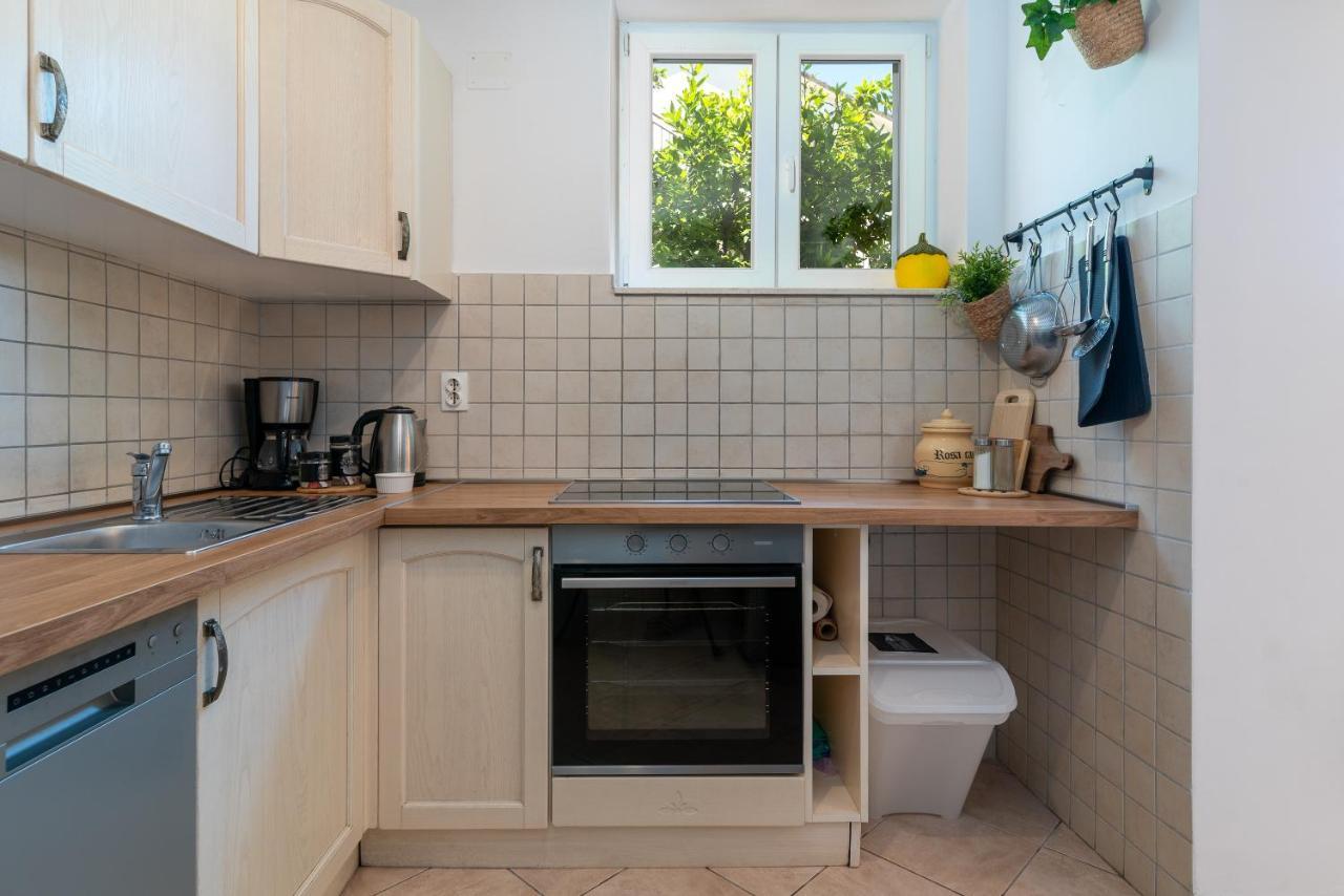 Apartment Hrabar Longo Trogir Eksteriør billede